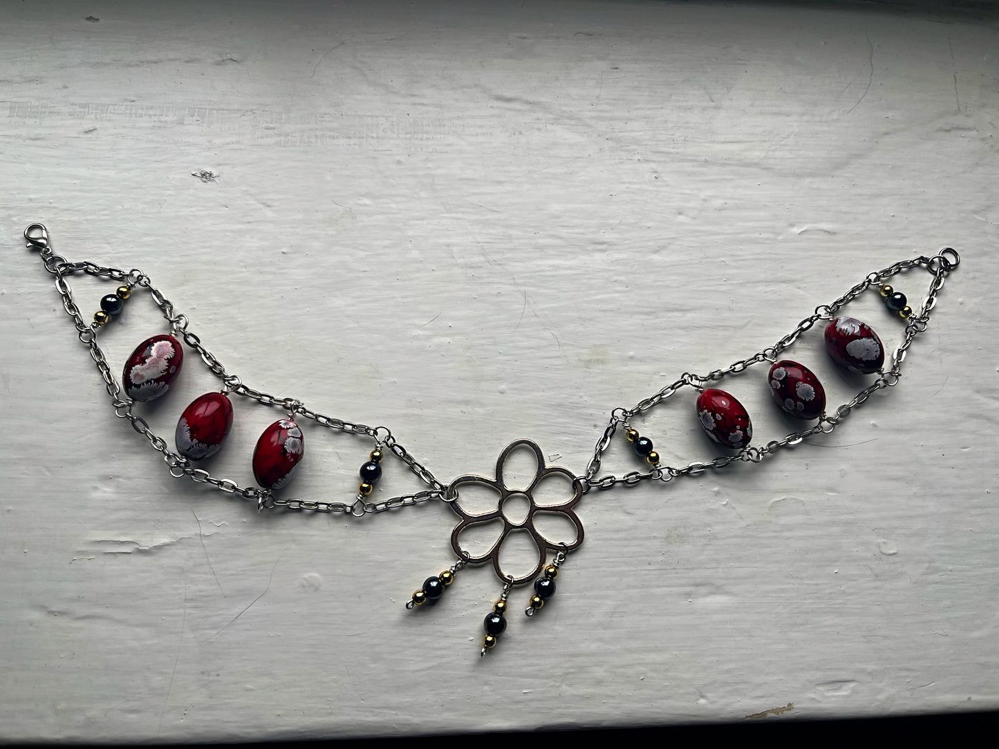 Red flower choker