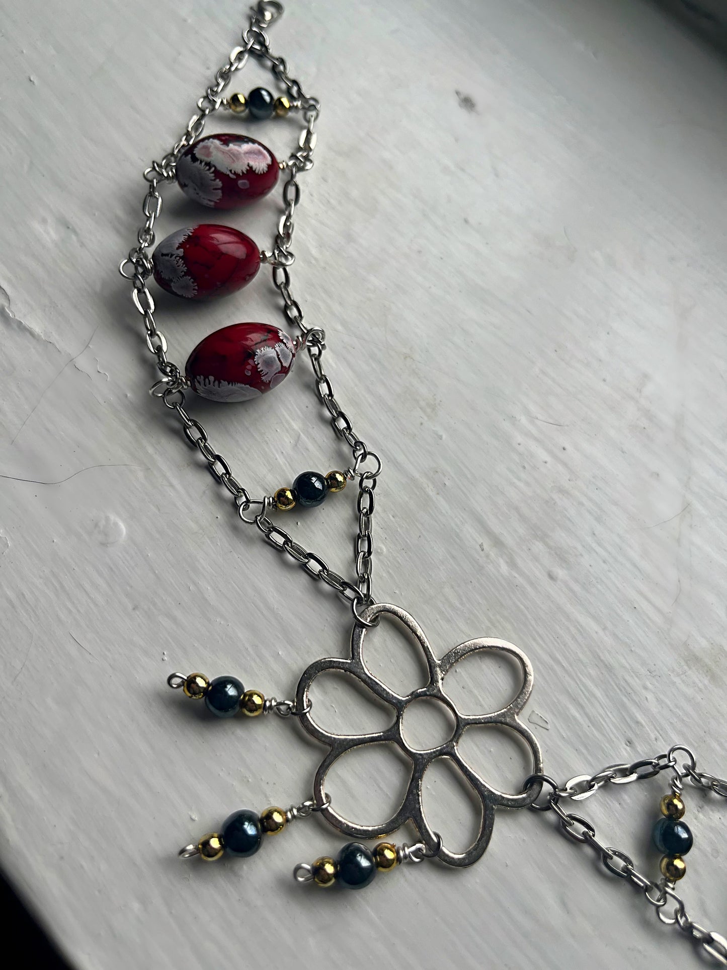 Red flower choker