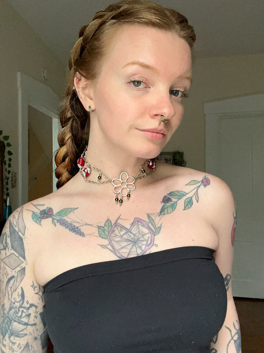Red flower choker