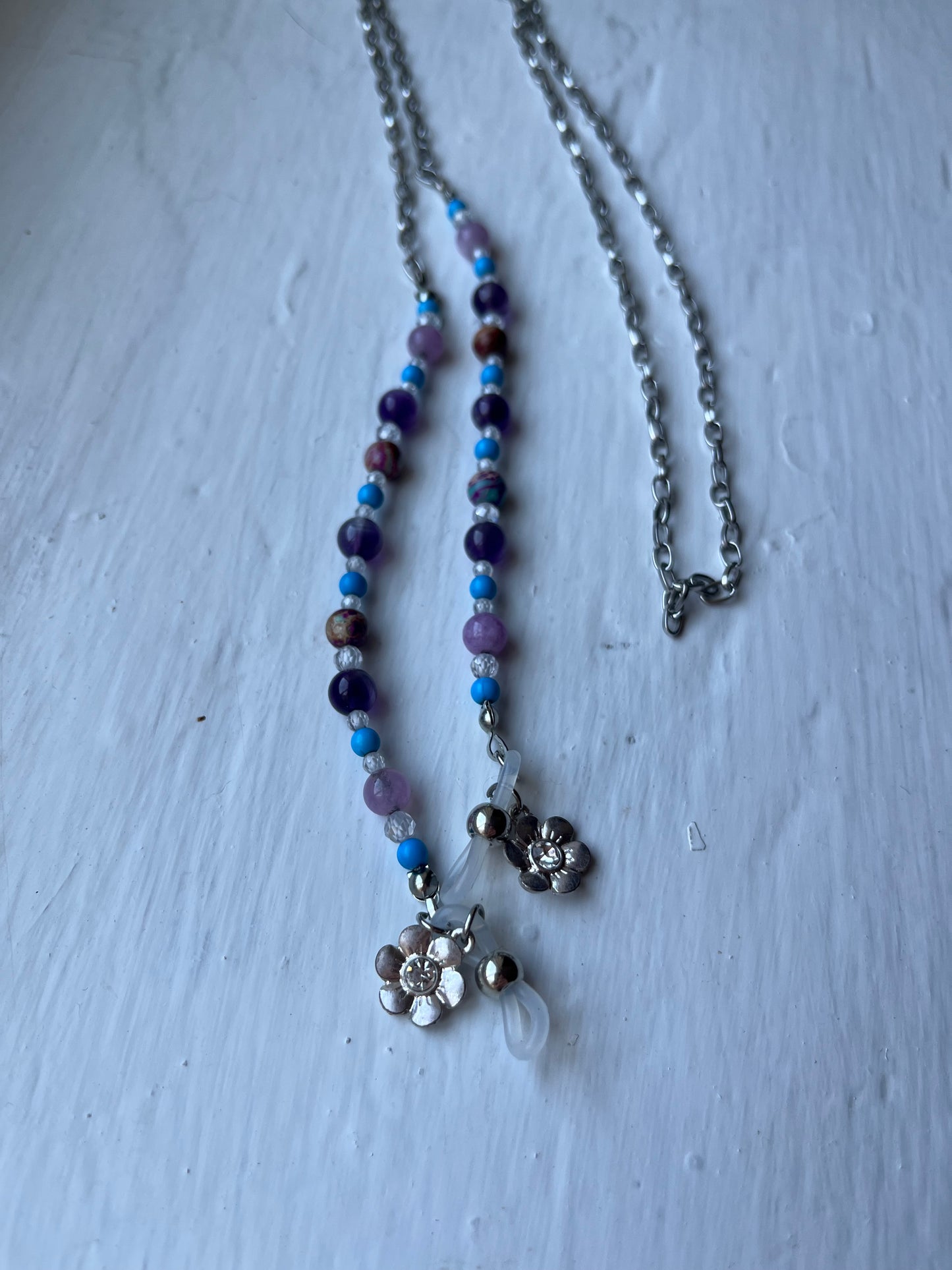 Silver flower glasses chain