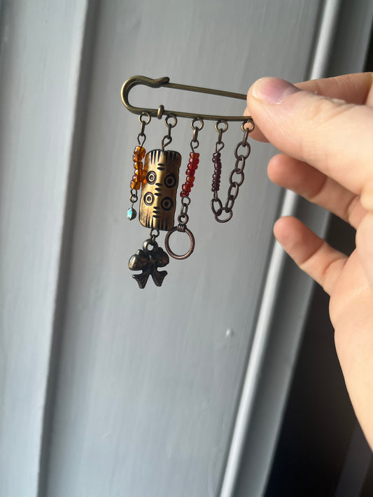 Bow charm pin