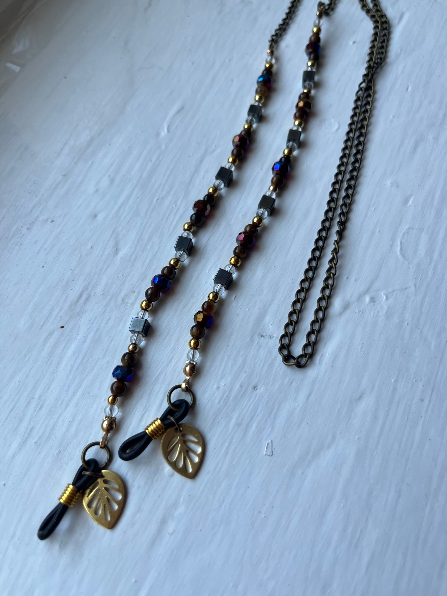 Gold leaf glasses chain
